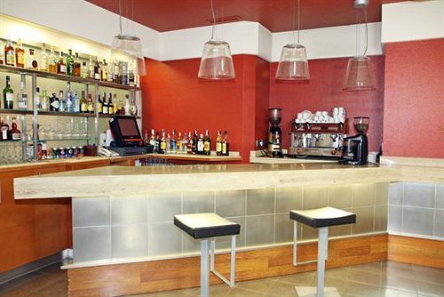 Hotel Maria De Luna 3*